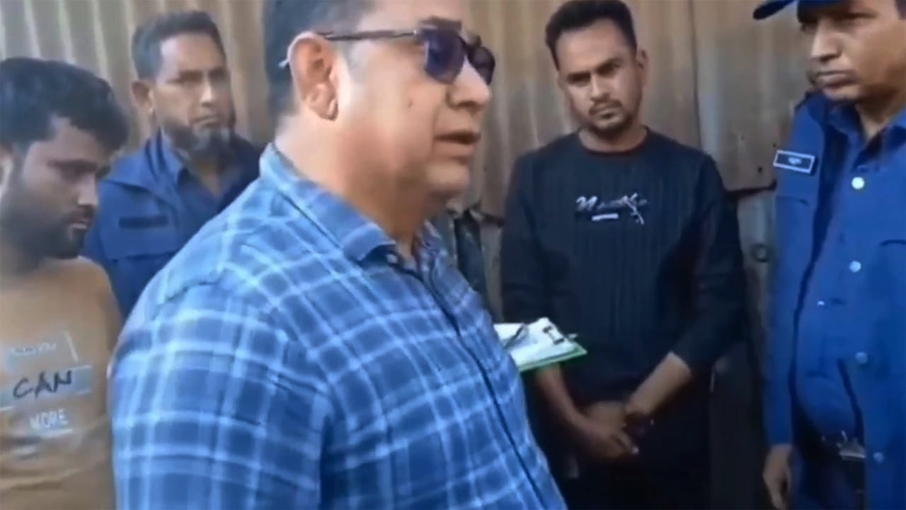 নেত্রকোণায় ইউএনওকে ‘শাসানোয়’ ভাইরাল চেয়ারম্যান বরখাস্ত 10 chairman