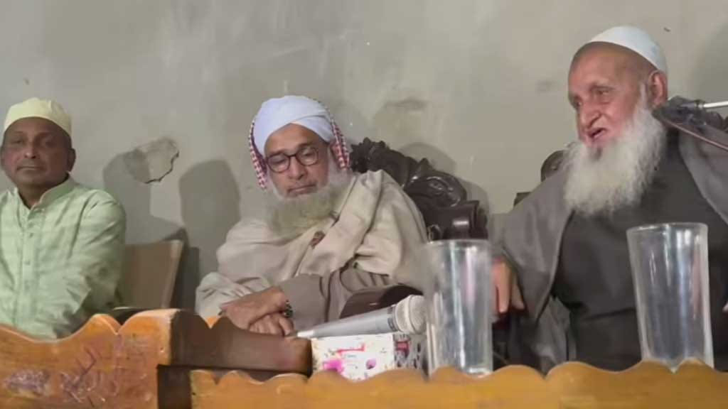 জামায়াতকে ভোট দেওয়া হারাম: হেফাজত আমীর 4 জামায়াতকে ভোট দেওয়া হারাম বলে মন্তব্য করছেন হেফাজত আমীর