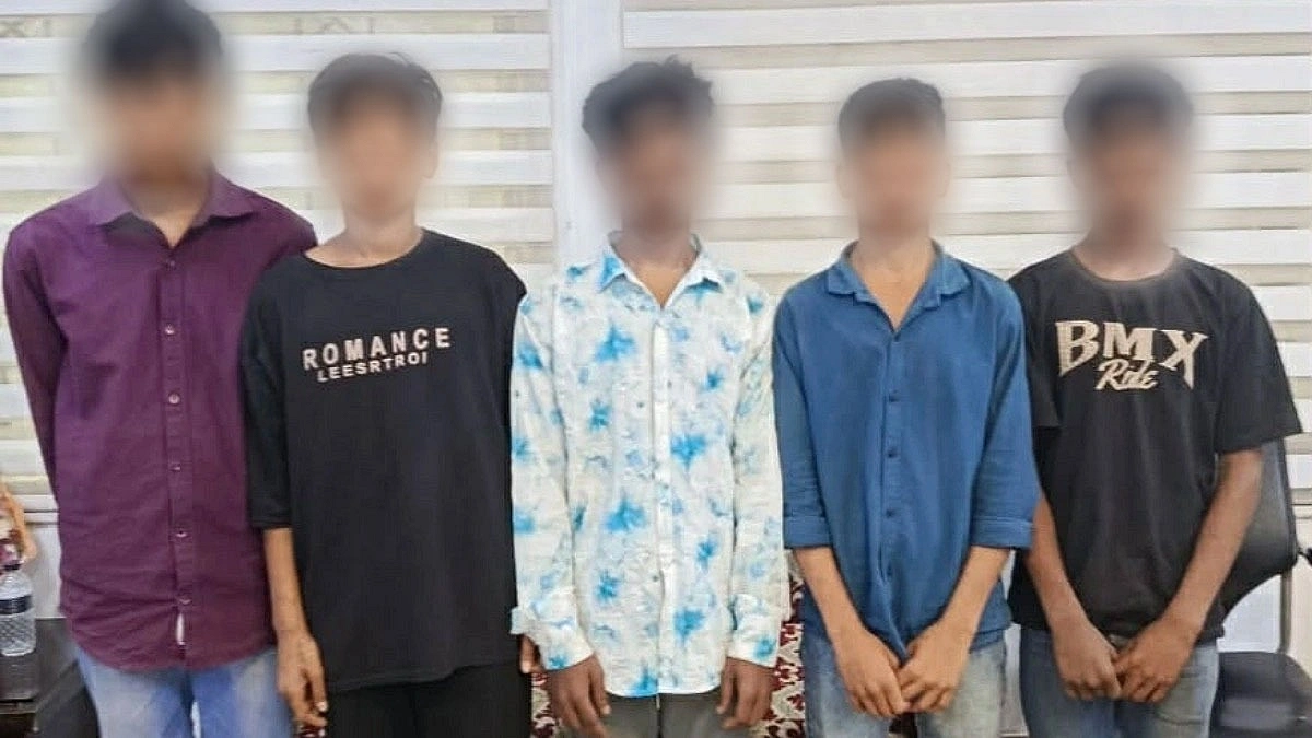 গ্রেফতারের পর অভিযুক্তদের আদালতের মাধ্যমে জেলে পাঠানো হয় | ছবি : সংগৃহিত